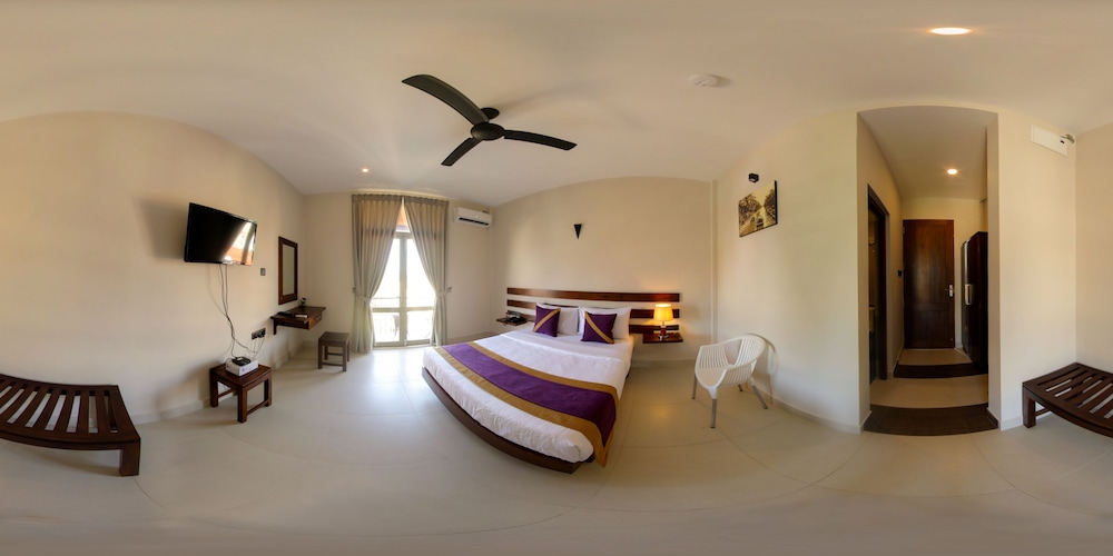 Deluxe Room, 1 Double Bed - Photo 9