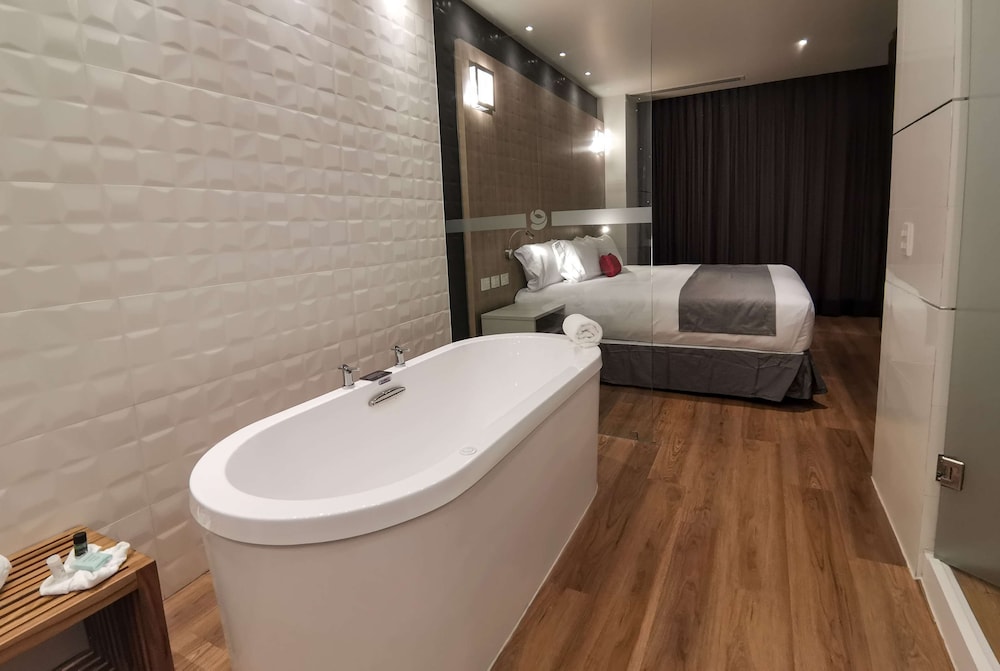Suite, 1 King Bed, Non Smoking (Relax) - Photo 8