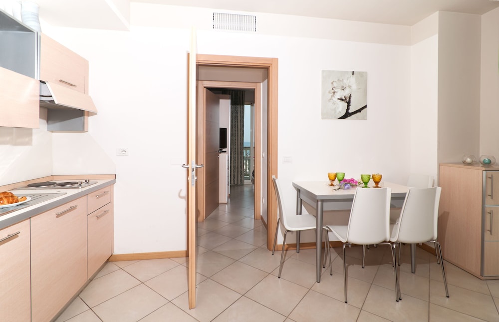 Family Apartment, 1 Bedroom, Non Smoking photo 3