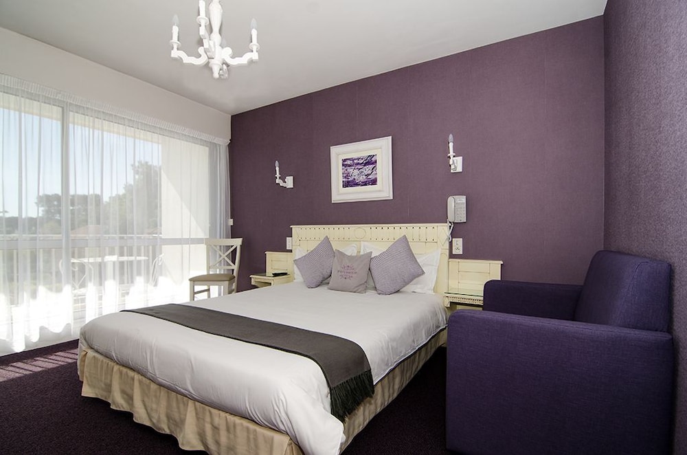Standard Double Room - Photo 13