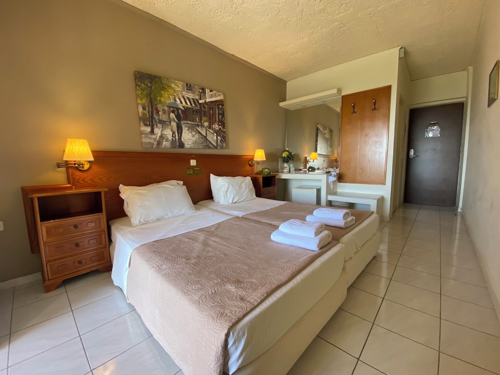 Double or Twin Room, Sea View photo 2