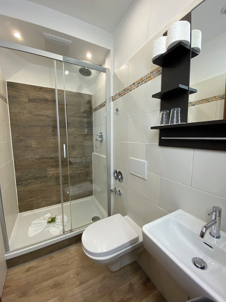 Standard Apartment - Photo 4