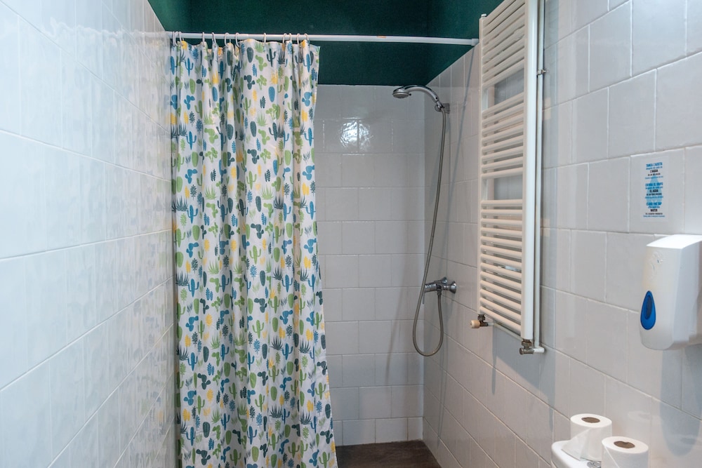 Twin Room, Private Bathroom photo 2