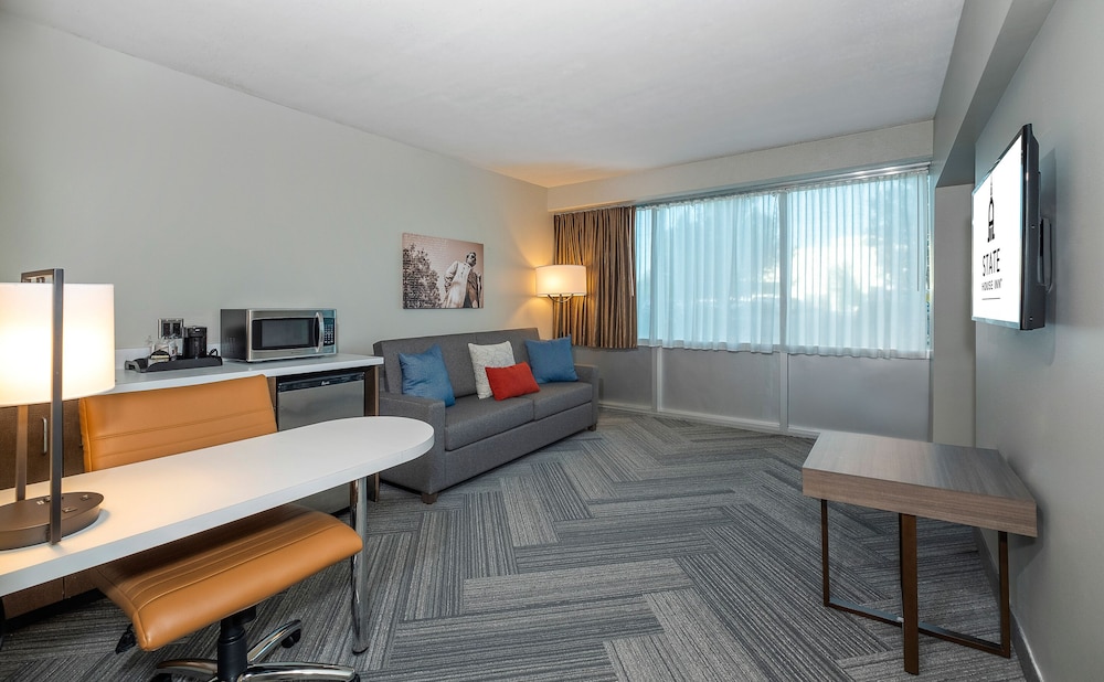 King Suite - Photo 6