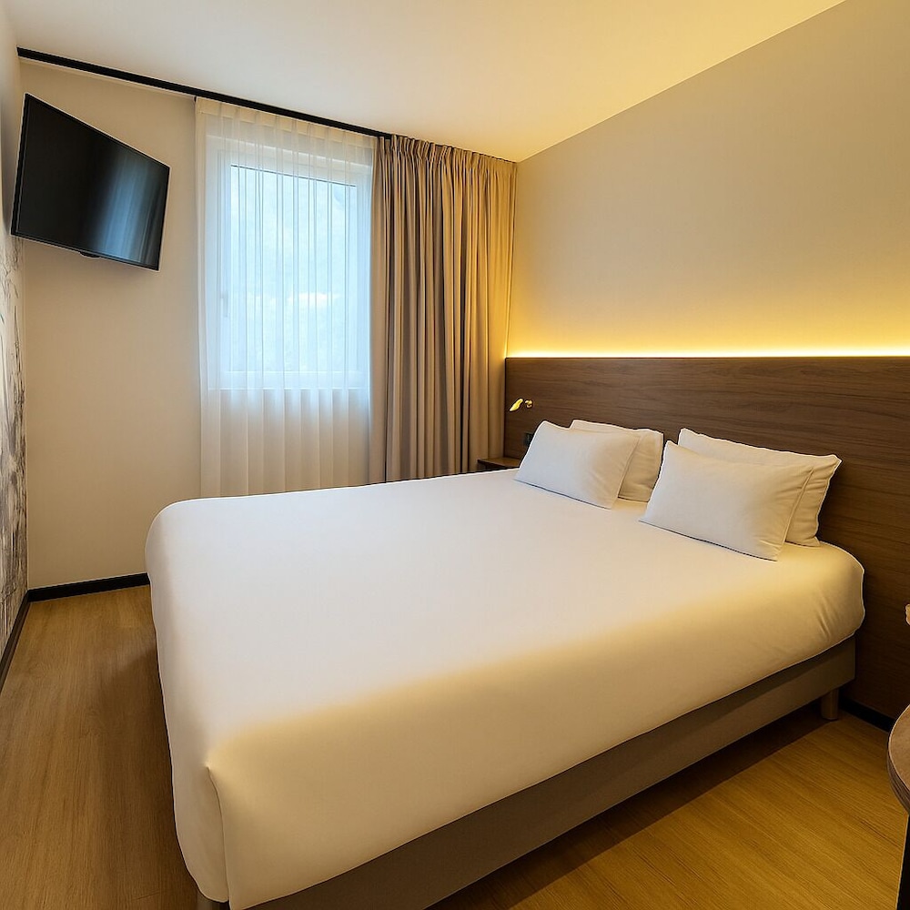 Standard Twin Room photo 2