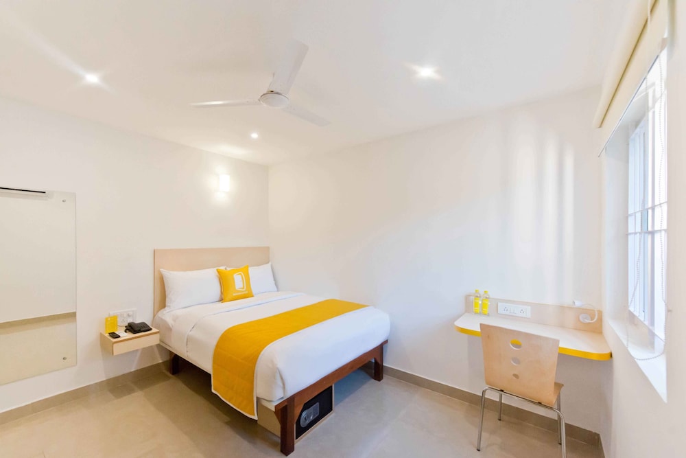 Deluxe King Room - Photo 1