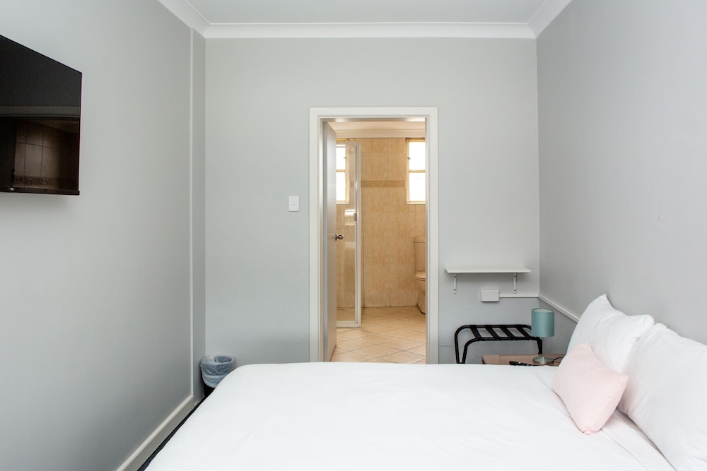 Double Room with Private Bathroom - Photo 3