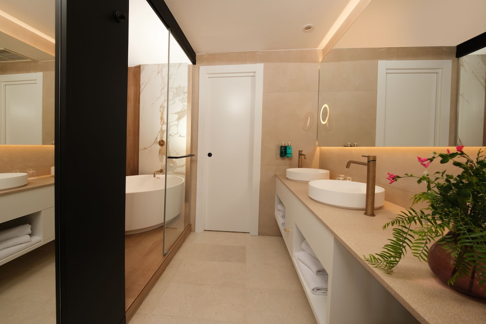 Suite Son Caliu Partial Sea View (VIP Lounge Included) - Photo 20