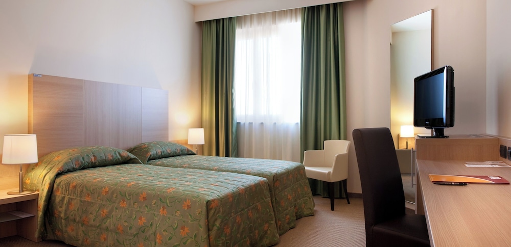 Basic Double Room photo 3