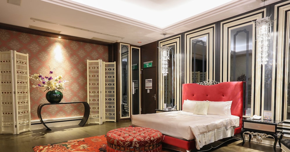 Superior Room (Check in after 22:00)