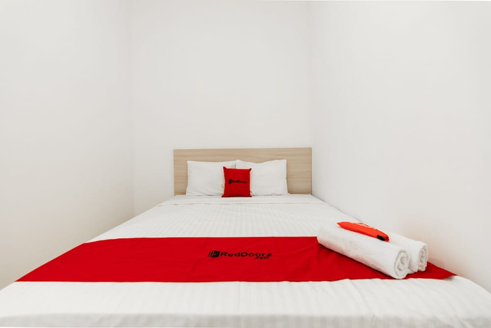 Double Room (Reddoorz) - Photo 3