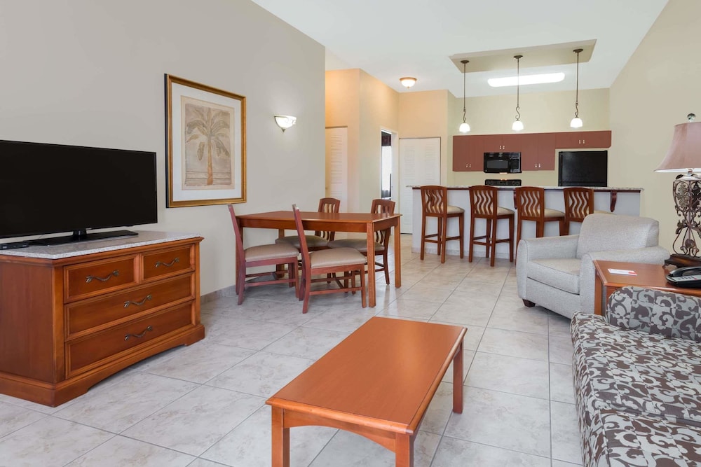 Suite, Non Smoking - Photo 3