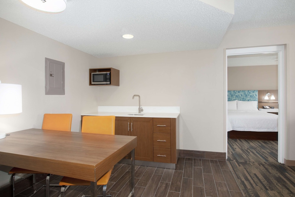Suite, Accessible, Non Smoking - Photo 5