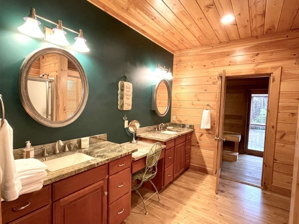 Cabin, 5 Bedrooms photo 3
