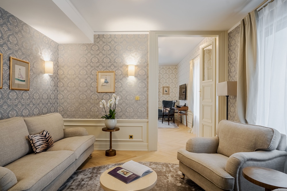 Standard Suite - Photo 1