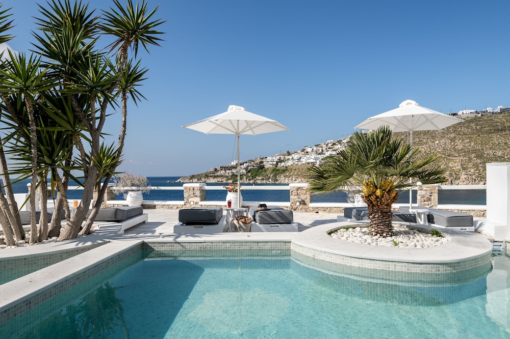 Executive Suite, Jetted Tub, Sea View with Private pool - Photo 13