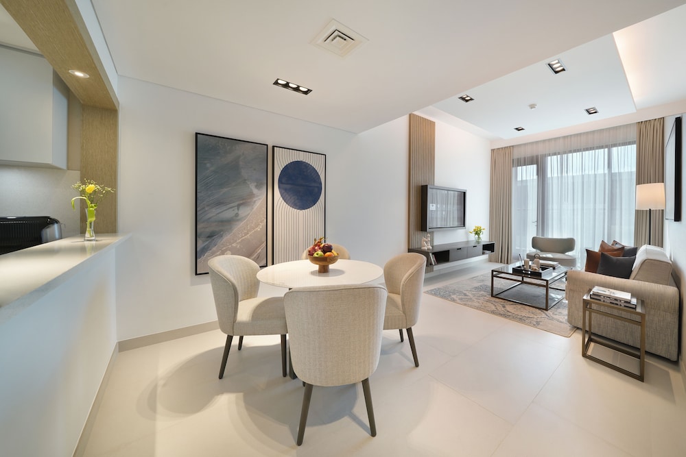 Luxury One Bedroom Apartment with Balcony thumbnail 5