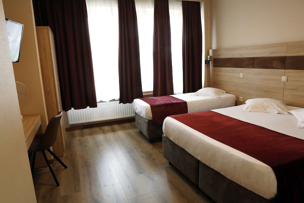 Standard Triple Room - Photo 10