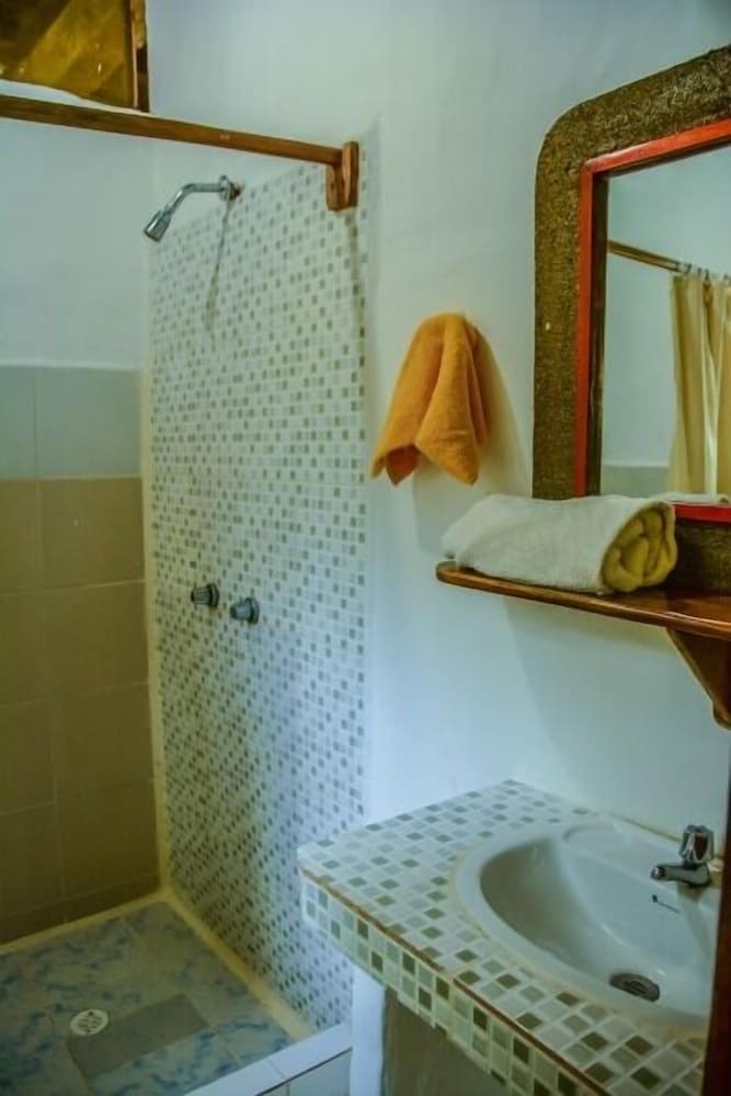 Comfort Cabin, 1 Queen Bed, Ensuite, Ocean View photo 2