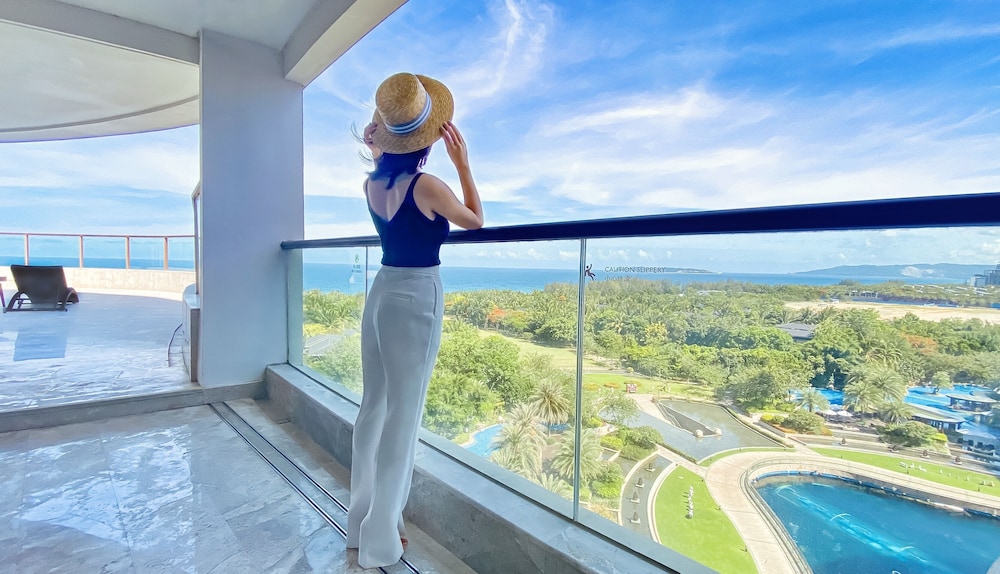Suite, 1 Bedroom, Club Lounge Access, Sea View photo 3