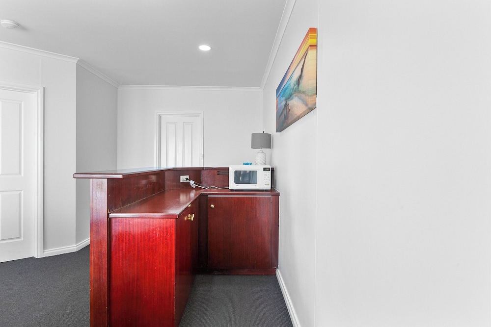 Romantic Suite, 1 Queen Bed, Non Smoking, Ocean View photo 3