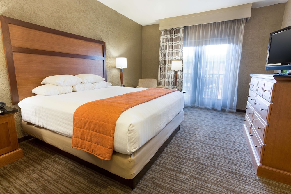 Suite, Multiple Beds, Refrigerator & Microwave (Terrace, Upper Floor) photo 2