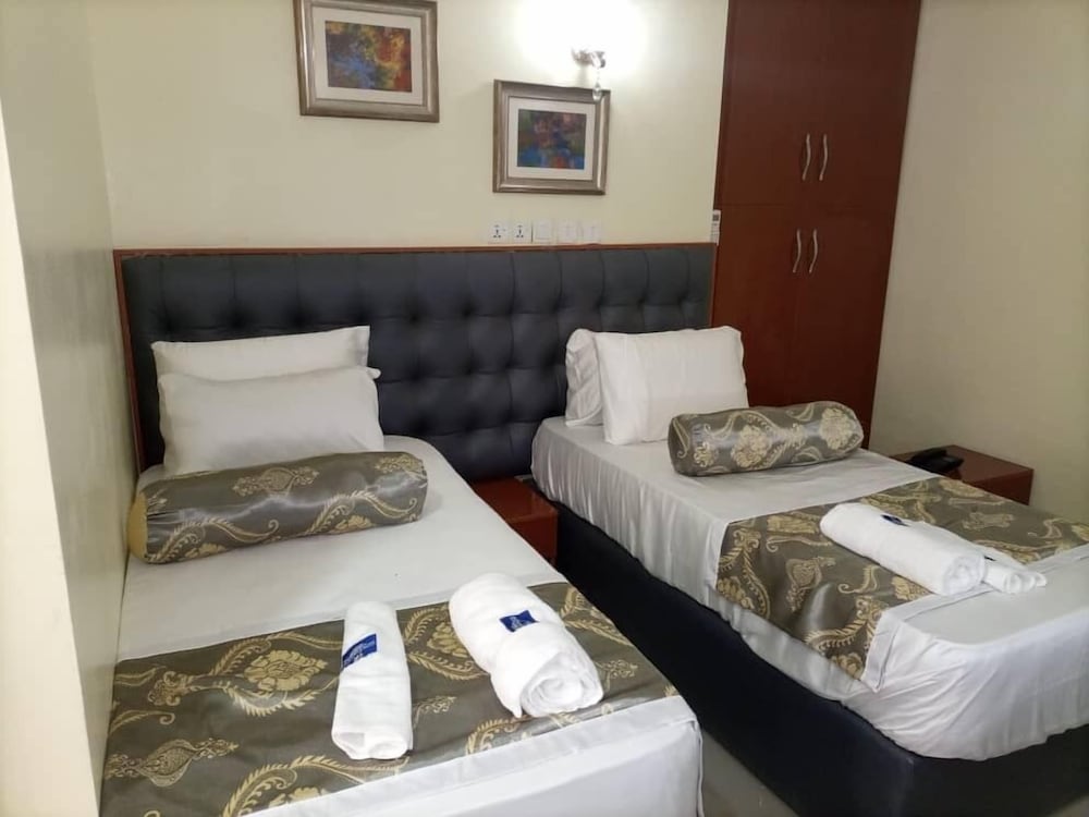 Family Suite, 2 Bedrooms, Connecting Rooms, City View photo 3