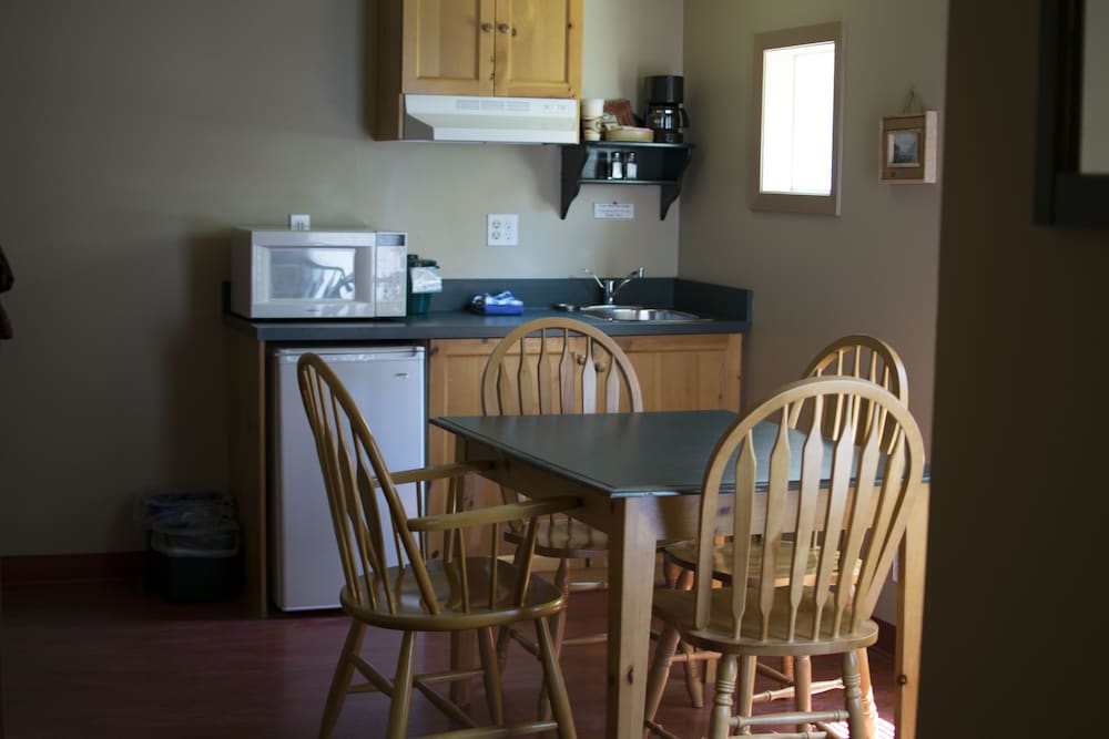 Standard Suite, Kitchen - Photo 13