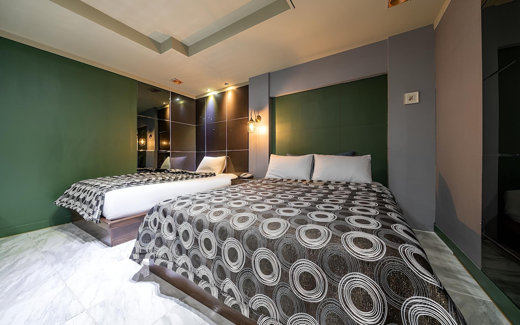 Room (Twin Room)