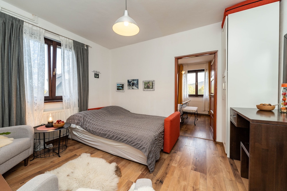 Apartment, 2 Bedrooms, Balcony photo 2