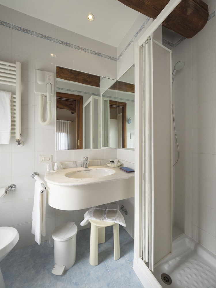 Superior Double Room - Photo 2