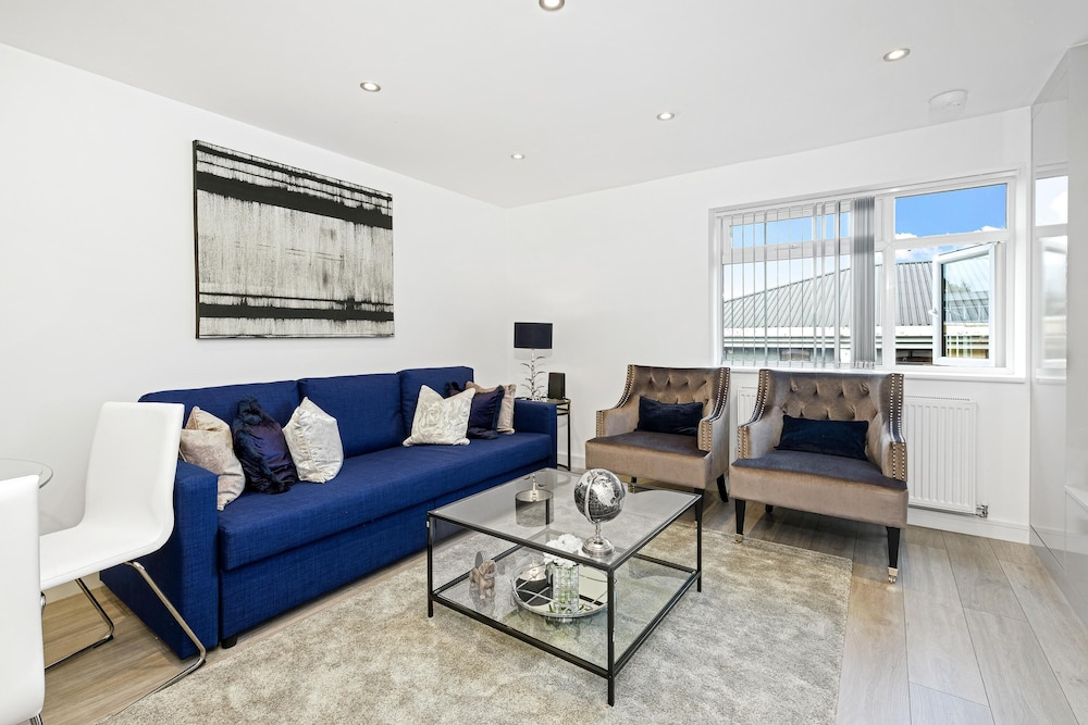 Basic Apartment photo 1