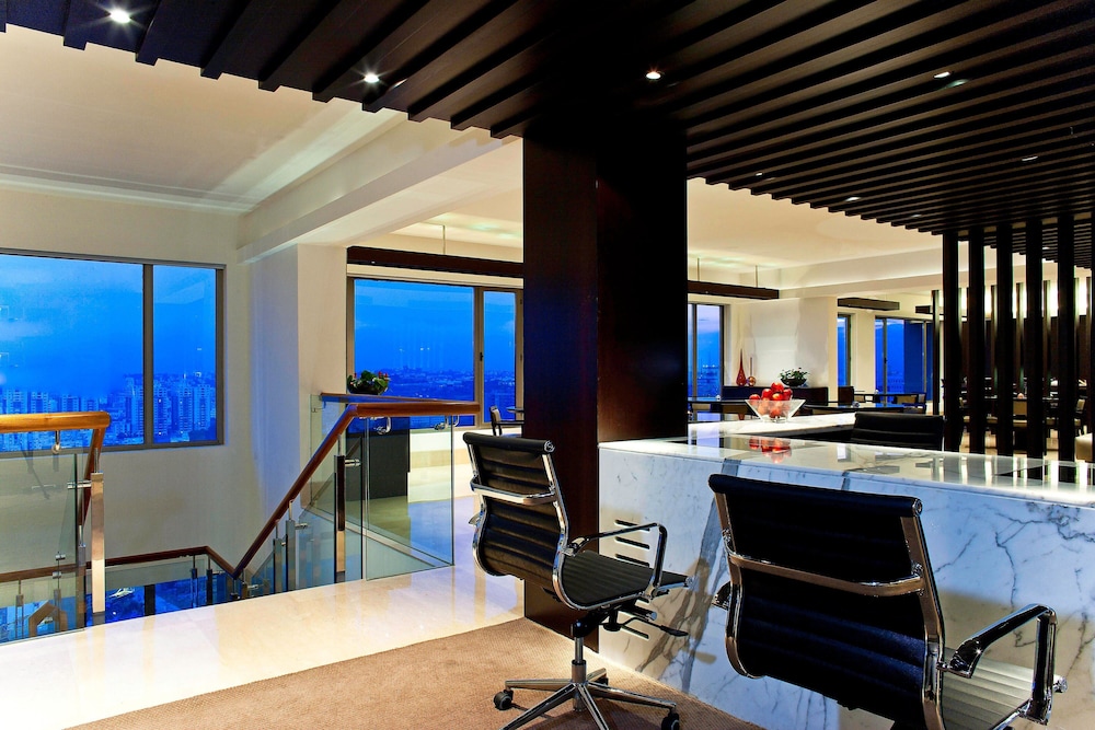 Executive Room, 1 King Bed, Non Smoking - Photo 9