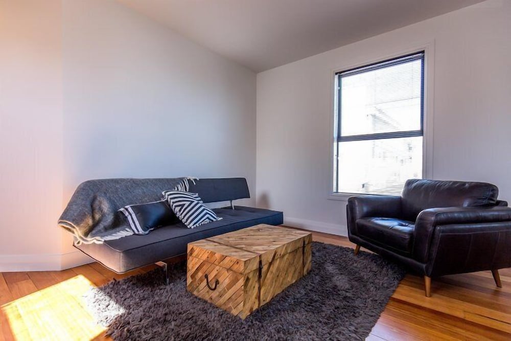 1 Bedroom Apartment photo 2