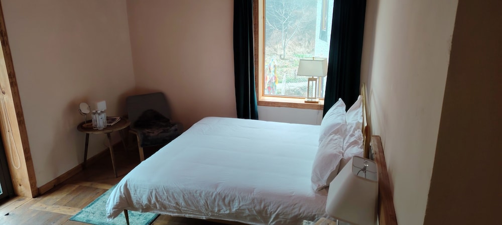 Comfort Room, Patio