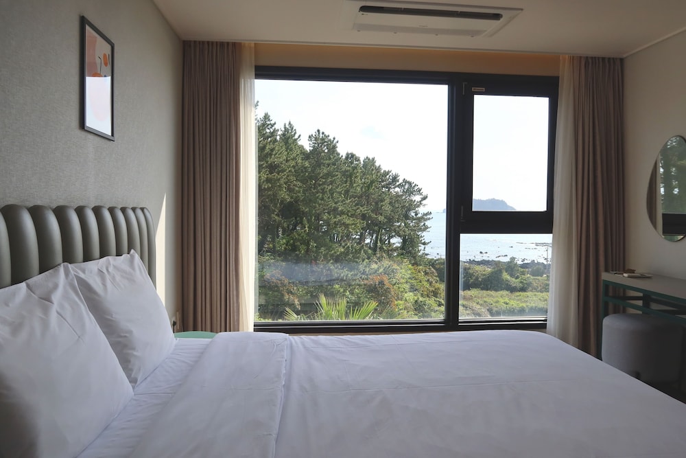 Standard Double Room - Photo 10