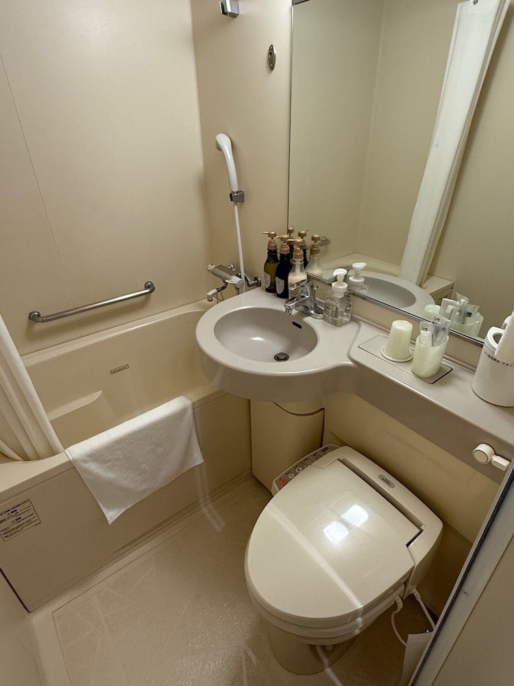 Twin Room, Non Smoking (for 2 People) photo 2