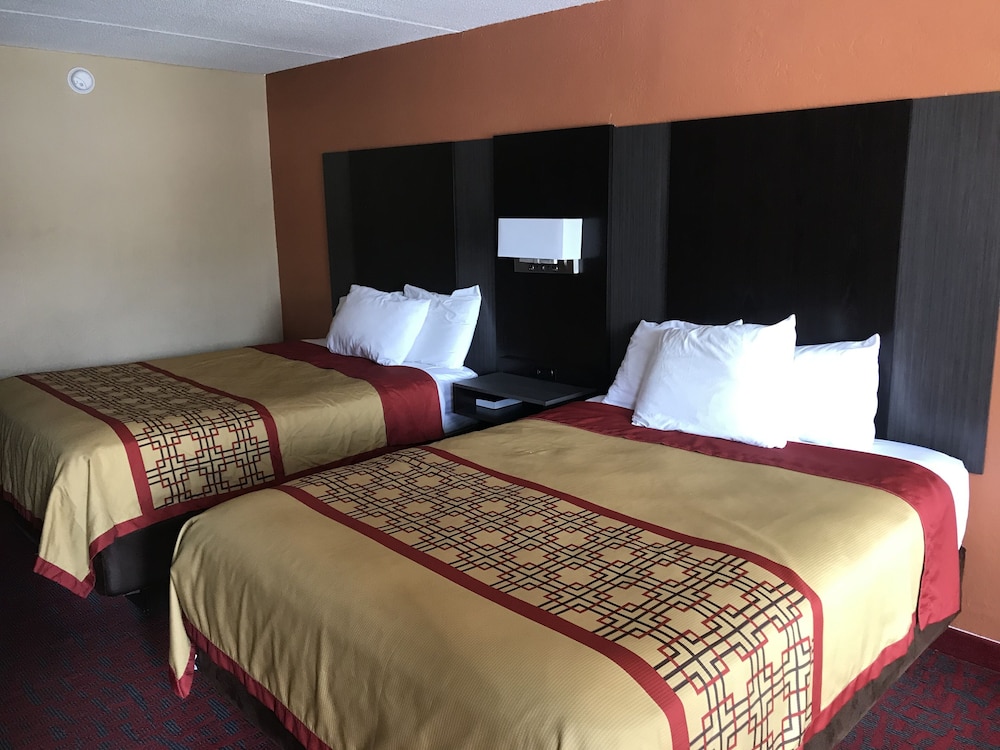 Room, 2 Queen Beds photo 3