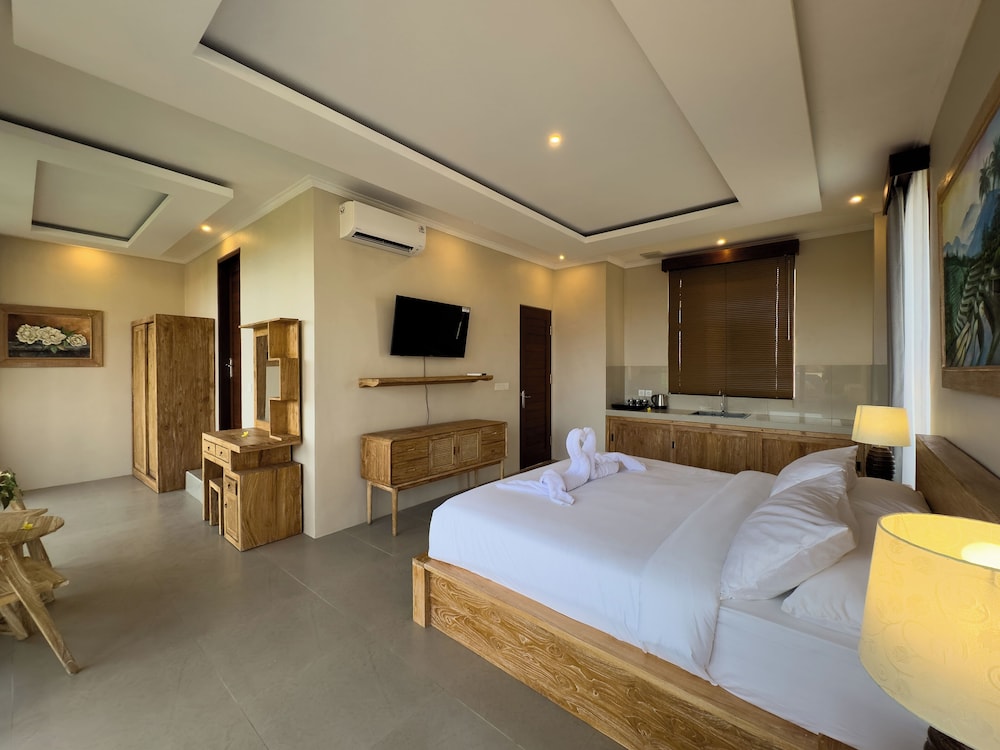 Suite, 1 King Bed, Mountain View