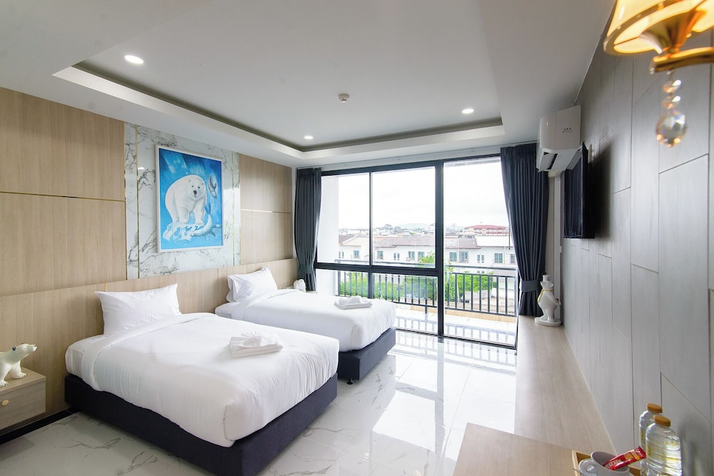 Deluxe Twin Room, City View