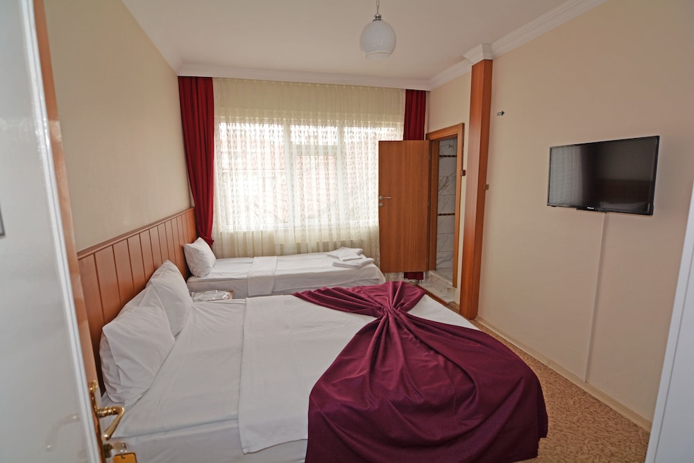Standard Triple Room photo 2