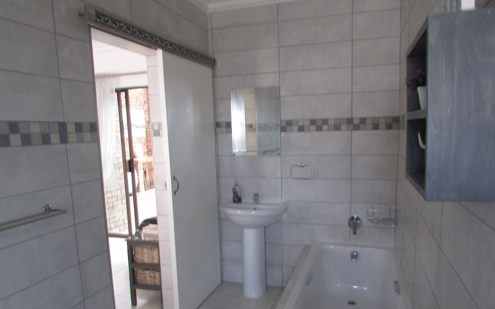 Room (13) photo 2