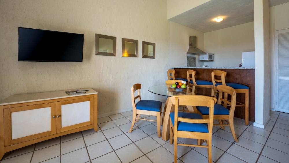 Ambassador Suite - Photo 5