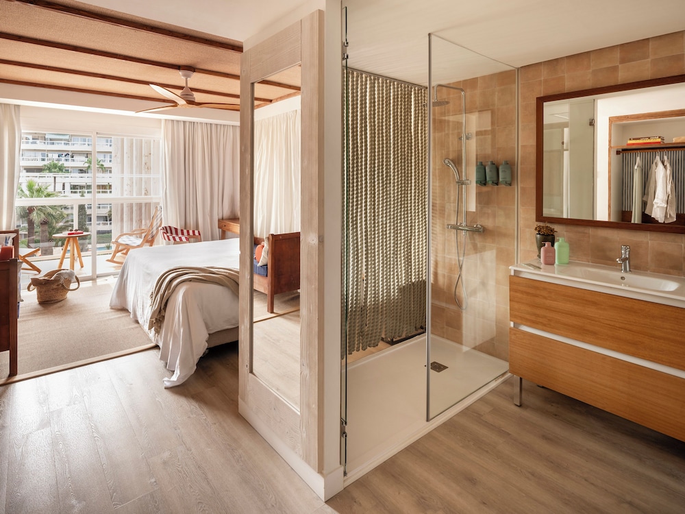 Premier Room (ZEL) - Photo 7