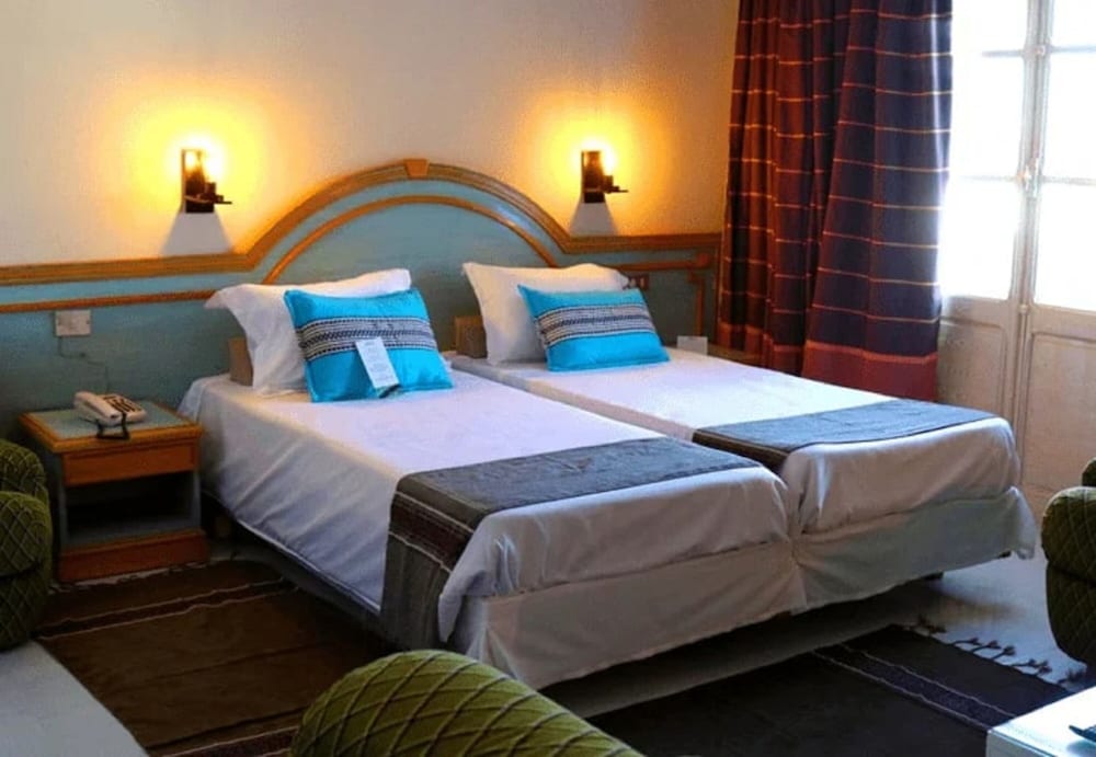 Double or Twin Room - Photo 9