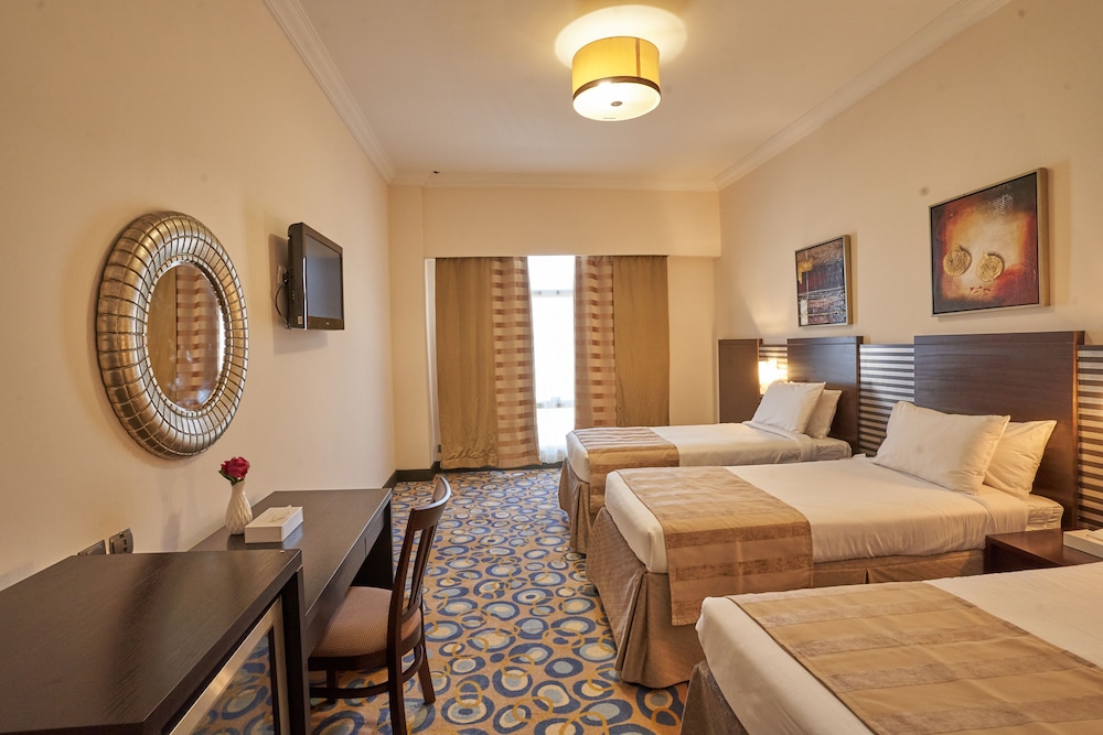 Deluxe Triple Room photo 1