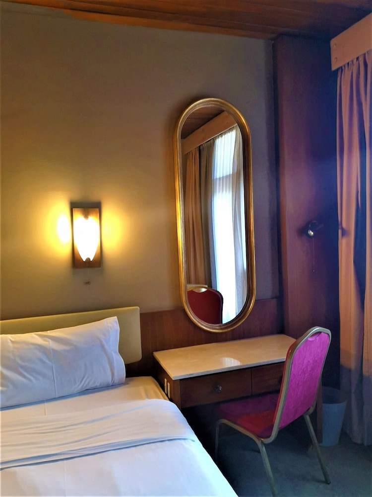 Double Room - Photo 18