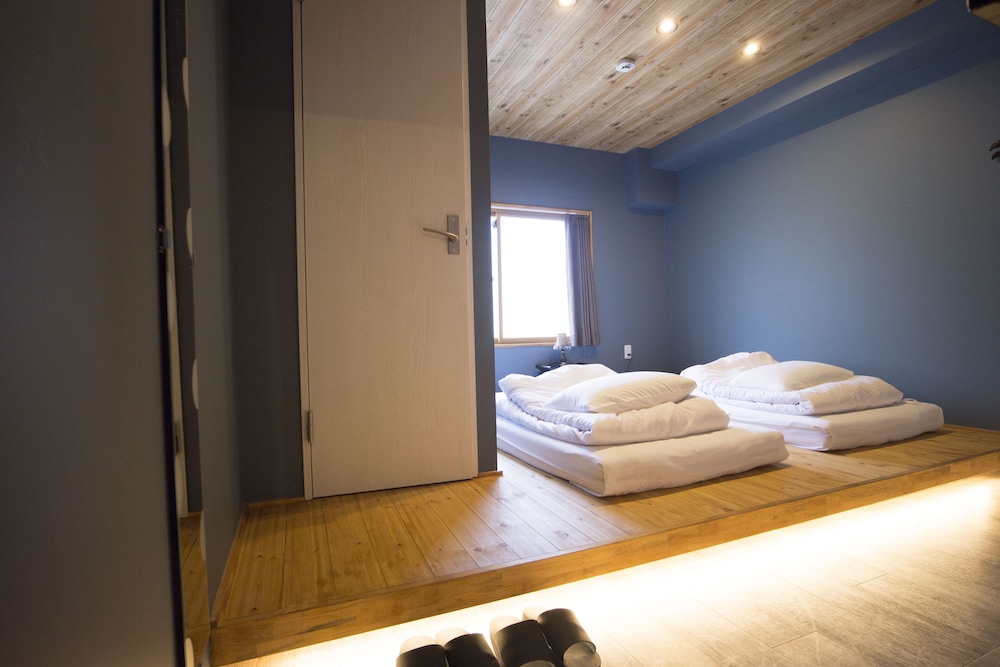 Twin Room - Photo 1