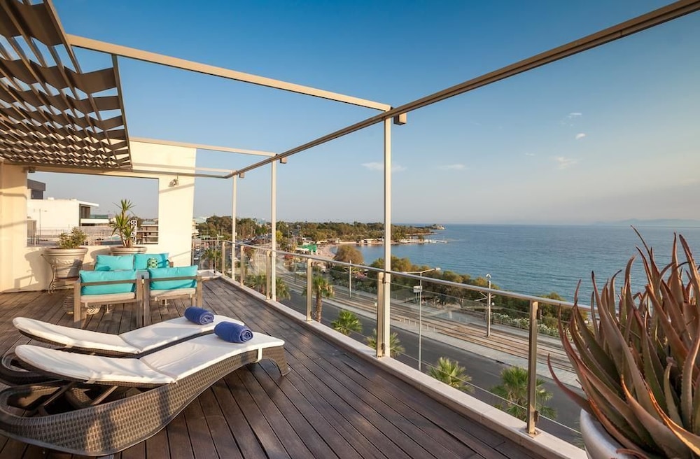 Junior Room, Sea View thumbnail 5