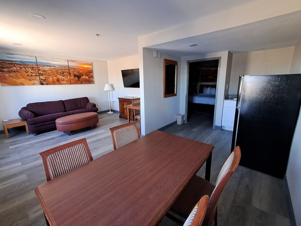 Family Suite, 2 Queen Beds, Non Smoking photo 1
